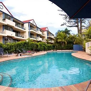 https://montana-palms-holiday-apartments-gold-coast.queenslandhotels.net