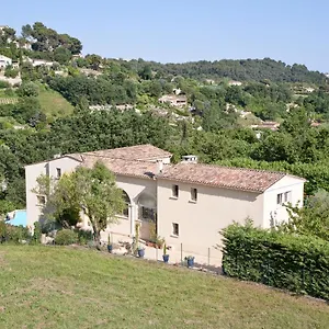  Séjour chez l'habitant Le Mas Des Amandiers France