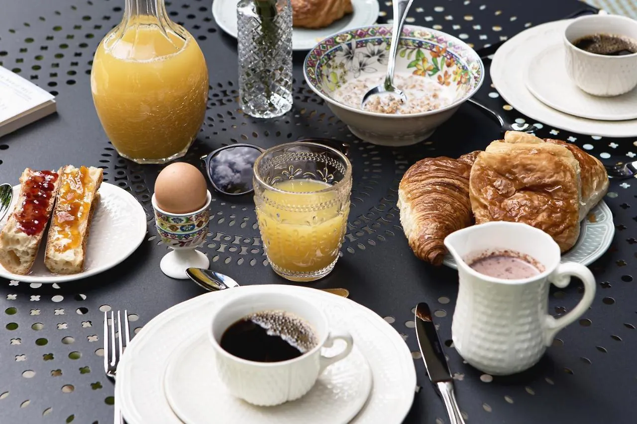****  Hotel Botaniste Paris France